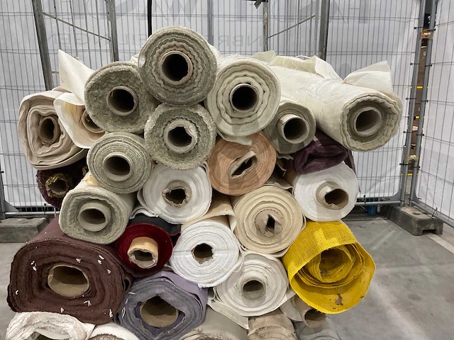 Rollen textiel - afbeelding 7 van  12