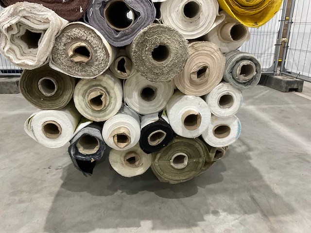 Rollen textiel - afbeelding 9 van  12