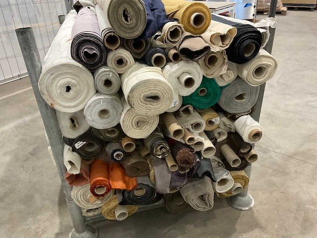 Rollen textiel - afbeelding 6 van  10