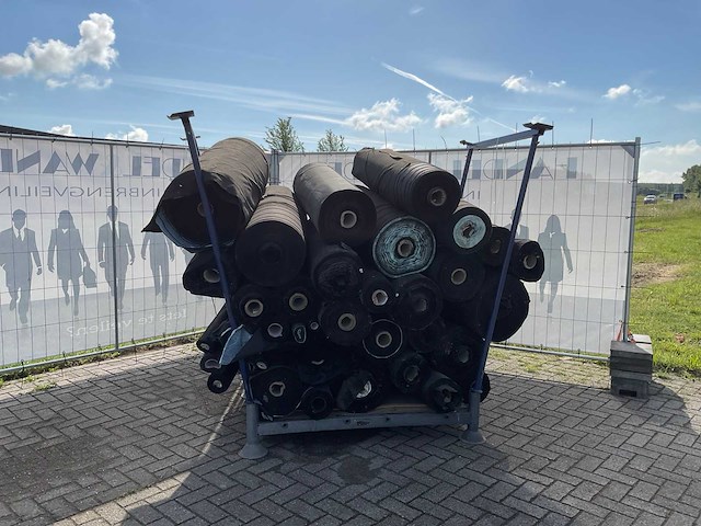 Rollen textiel - afbeelding 3 van  8