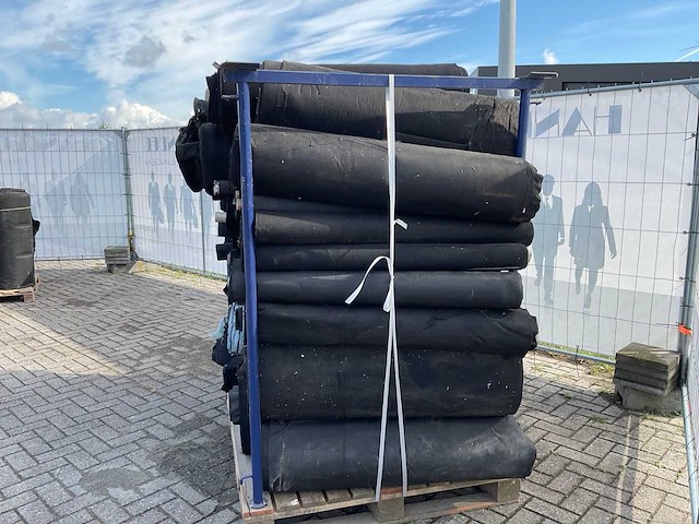Rollen textiel - afbeelding 6 van  8