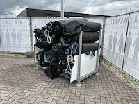 Rollen textiel - afbeelding 1 van  7