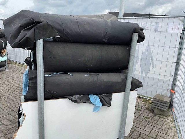 Rollen textiel - afbeelding 6 van  7
