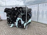 Rollen textiel - afbeelding 1 van  7