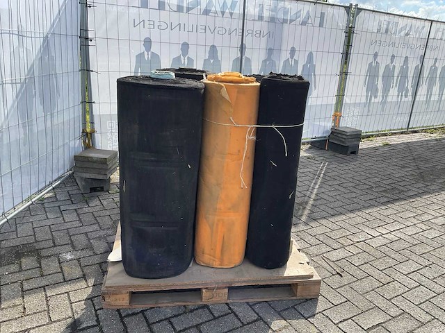 Rollen textiel - afbeelding 7 van  9