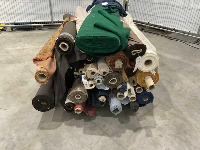 Rollen textiel - afbeelding 6 van  10