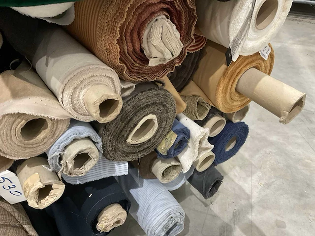 Rollen textiel - afbeelding 8 van  10