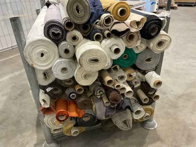 Rollen textiel - afbeelding 6 van  10