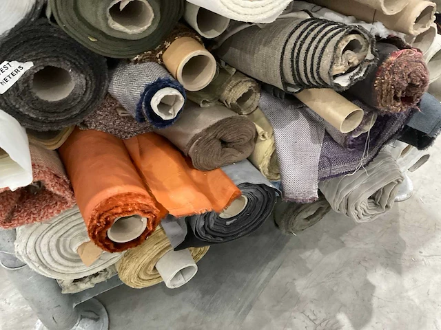 Rollen textiel - afbeelding 8 van  10