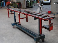 Rollenbank op verrijdbaar onderstel. afmeting 300 x 40 cm. hoogte op onderstel 102 cm. - afbeelding 2 van  2