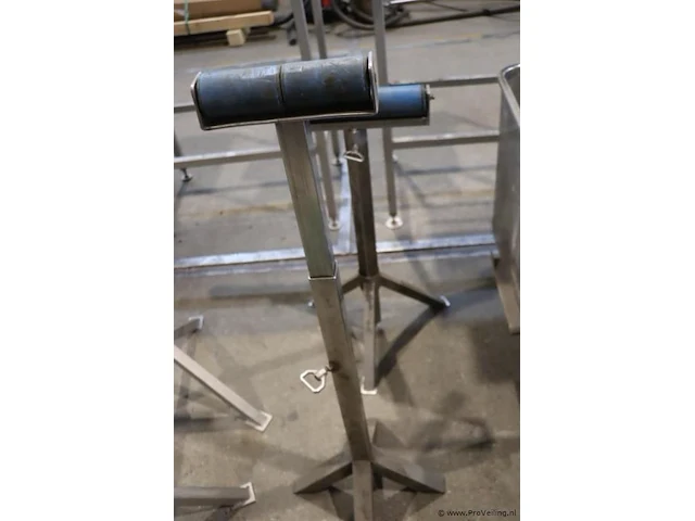 Rollenbok - 2 stuks - afbeelding 1 van  6