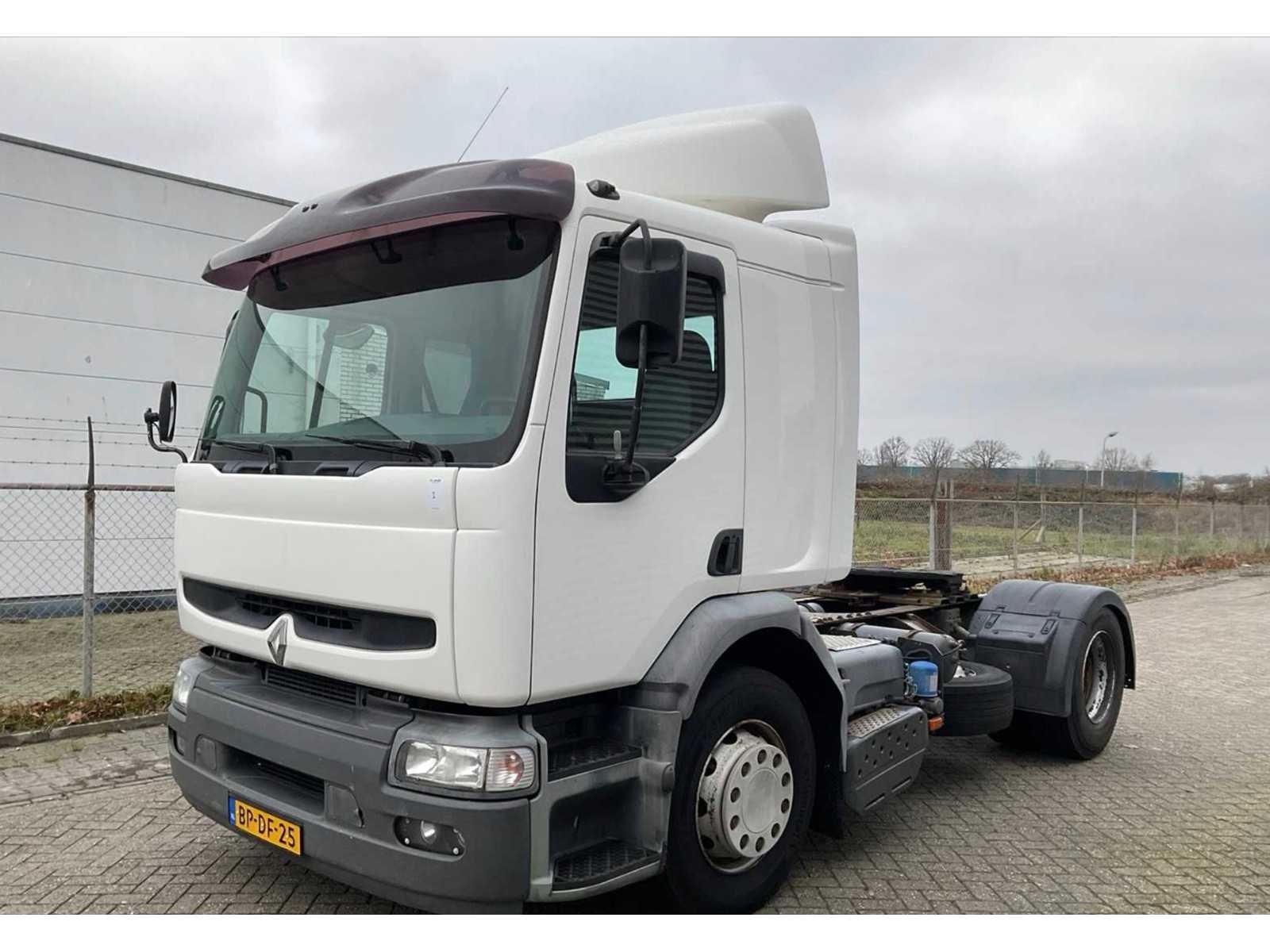 Rollend materieel, eventmateriaal en machines wegens verhuizing wildro hoogeveen