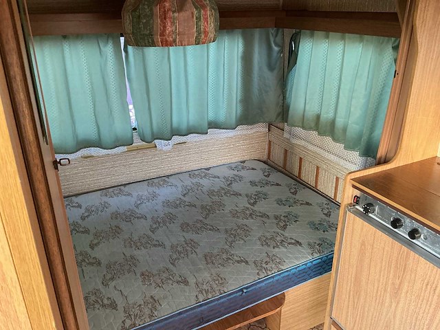 Roller palace 350 caravan - afbeelding 9 van  10