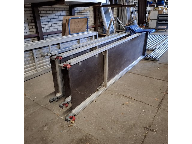 Rolsteigermateriaal - afbeelding 13 van  13