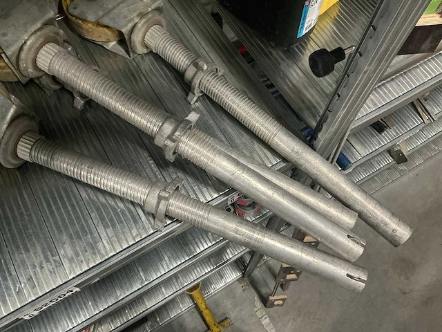 Rolsteigerwielen met spindel (4x) - afbeelding 2 van  4
