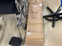 Rolstoel, wasbak en kruk - afbeelding 4 van  5