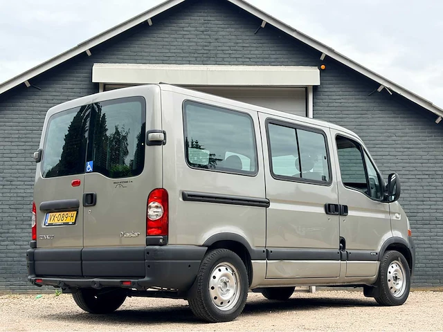 Rolstoelbus renault master automaat t28 2.5 dci l1h1 dc personenauto - afbeelding 10 van  15