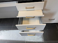 Rolstoelvriendelijke showroomkeuken - afbeelding 4 van  29