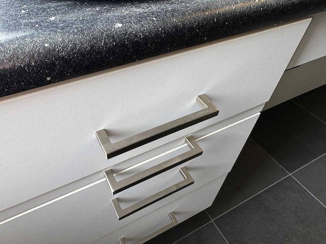 Rolstoelvriendelijke showroomkeuken - afbeelding 20 van  29