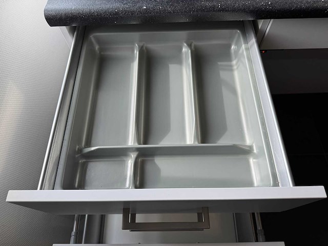 Rolstoelvriendelijke showroomkeuken - afbeelding 24 van  29