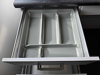 Rolstoelvriendelijke showroomkeuken - afbeelding 24 van  29