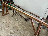 Roltafel en houten bok - afbeelding 1 van  4