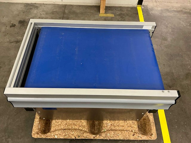 Romias lopende band t.b.v. industriële robot - afbeelding 3 van  4