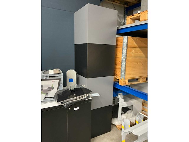 Romias showroom presentatiewand - afbeelding 11 van  12