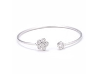 Ronde armband met briljanten en bloemmotief