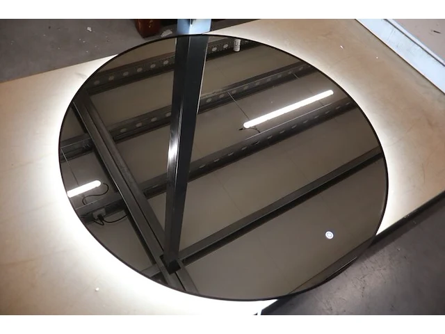 Ronde badkamerspiegel met led-verlichting wiesbaden, novi, zwart - afbeelding 1 van  9