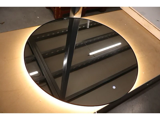 Ronde badkamerspiegel met led-verlichting wiesbaden, novi, zwart - afbeelding 3 van  9