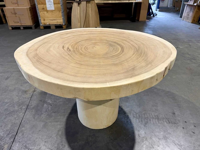Ronde boomstam suar eettafel ca 120 cm. - afbeelding 2 van  4