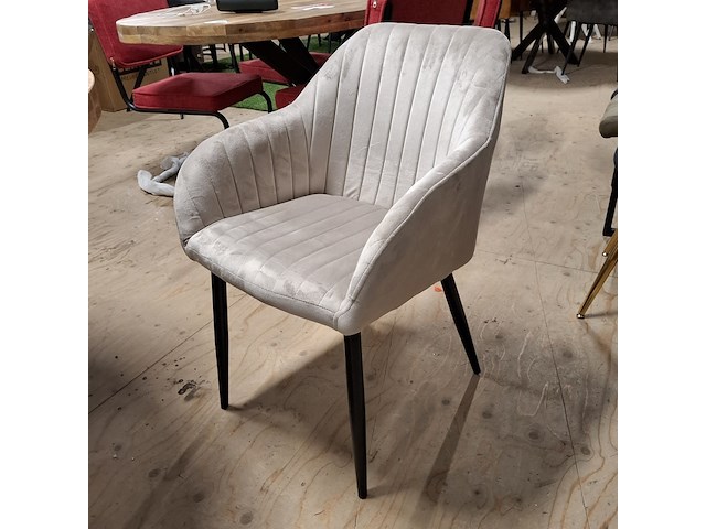 Ronde eetkamertafel met 4x stoel - afbeelding 9 van  11