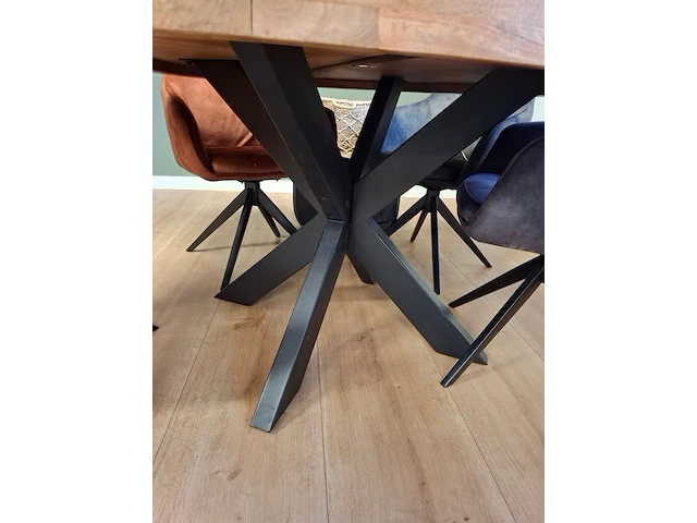 Ronde eetkamertafel met 5 stoelen - afbeelding 3 van  6