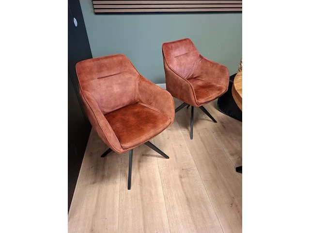 Ronde eetkamertafel met 5 stoelen - afbeelding 4 van  6