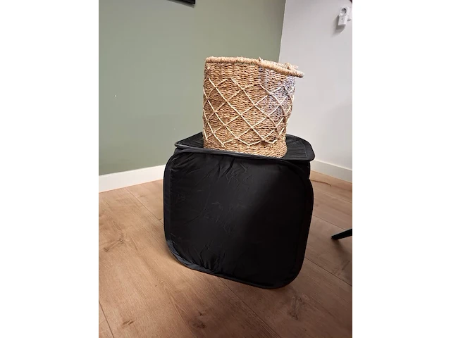 Ronde eetkamertafel met 5 stoelen - afbeelding 5 van  6