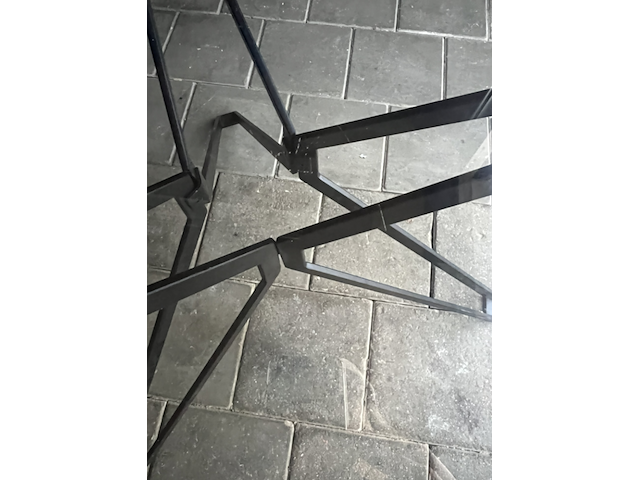 Ronde eettafel, zwart glas polspotten - afbeelding 4 van  5