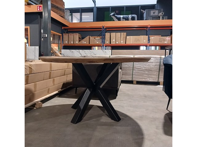 Ronde eiken eettafel – 140 cm – visgraat blad met stalen poot, eiken, 2024 - afbeelding 6 van  6