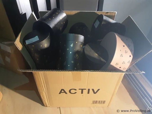 Ronde geschenkdoosjes (leeg) - afbeelding 1 van  3