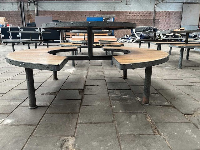 Ronde outdoor picknicktafel met stalen frame - afbeelding 1 van  2