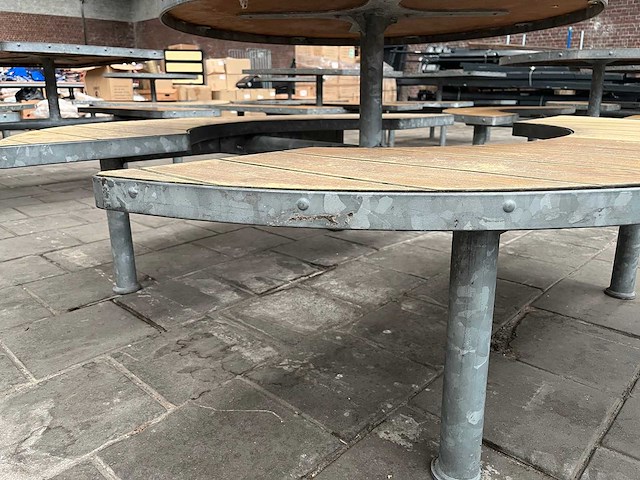 Ronde outdoor picknicktafel met stalen frame - afbeelding 3 van  3
