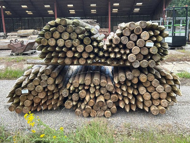 Ronde palen 1800xø100mm (275x) - afbeelding 5 van  5