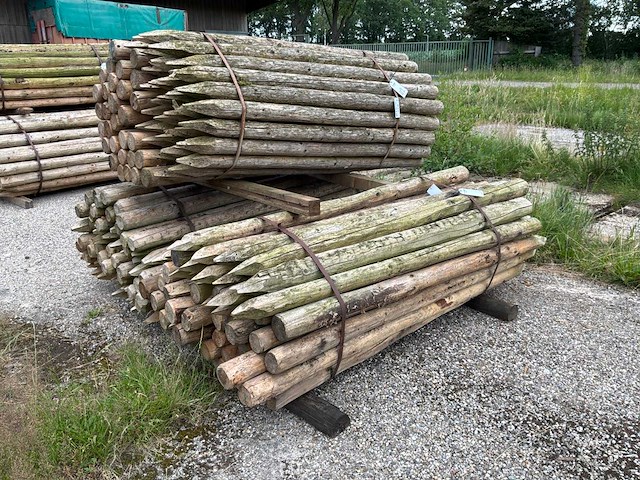 Ronde palen 1800xø90mm (165x) - afbeelding 1 van  4