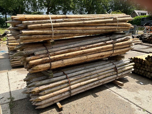 Ronde palen 2500xø80-60mm (190x) - afbeelding 1 van  6