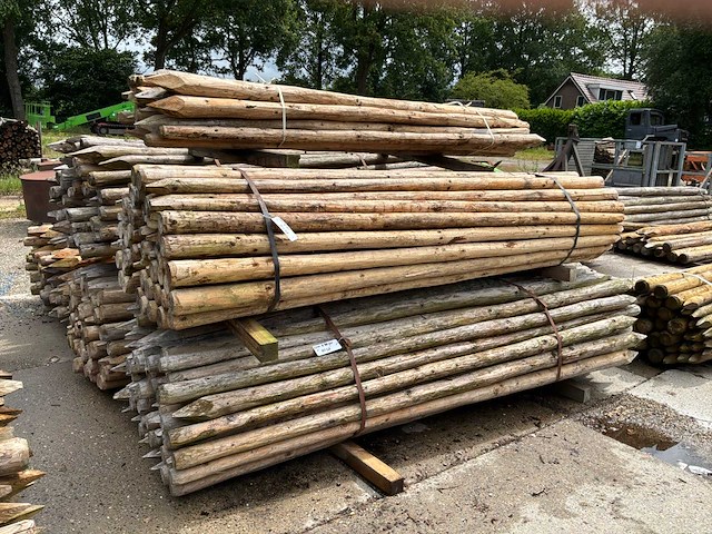Ronde palen 2500xø80mm (425x) - afbeelding 1 van  6