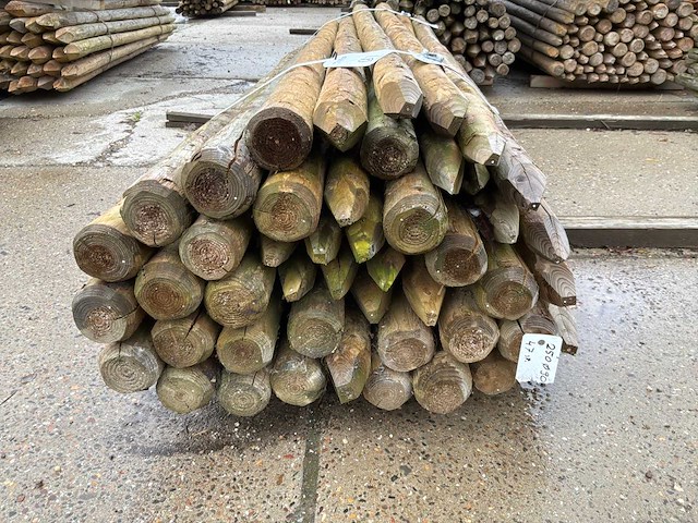Ronde palen 2500xø90-60mm (47x) - afbeelding 4 van  5