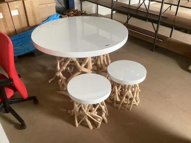 Ronde tafel met 2 krukken - afbeelding 1 van  4