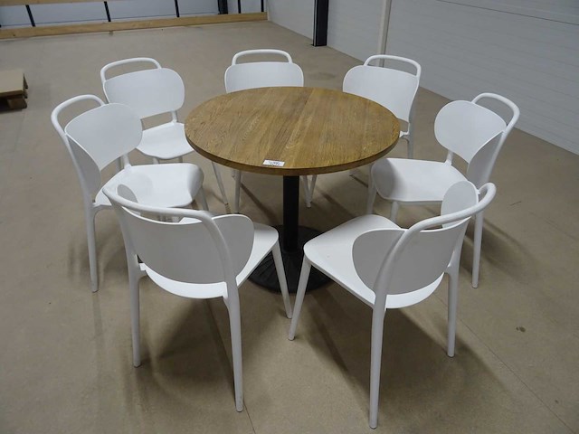 Ronde tafel met 7 stoelen - afbeelding 1 van  1