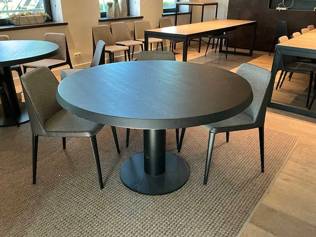 Ronde tafel met rond onderstel - afbeelding 1 van  3