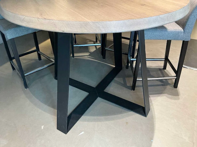 Ronde tafel met stalen onderstel - afbeelding 3 van  3